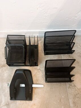 Free- Desk organizers x3 & hole puncher